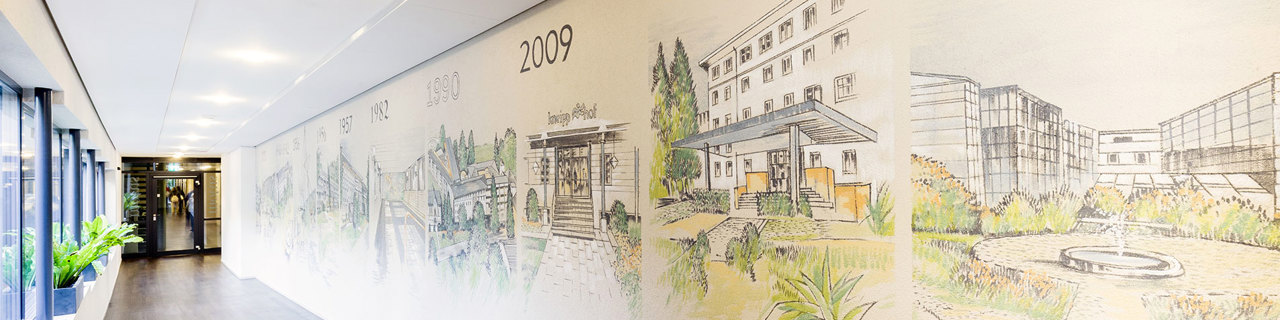 Geschichtskorridor in der Rehaklinik Dussnang