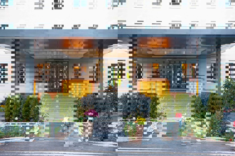 Haupteingang der Rehaklinik Dussnang